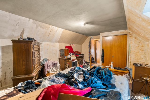 82 Foxcroft Drive, Manchester, CT 06040