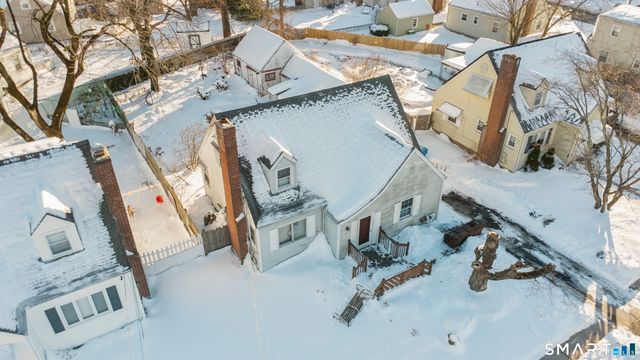 82 Foxcroft Drive, Manchester, CT 06040