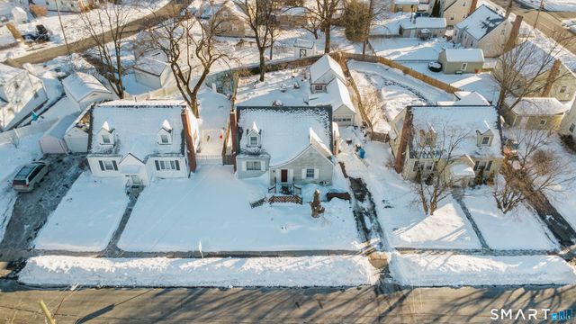 82 Foxcroft Drive, Manchester, CT 06040