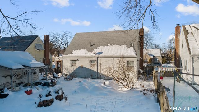 82 Foxcroft Drive, Manchester, CT 06040