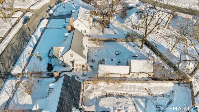 82 Foxcroft Drive, Manchester, CT 06040