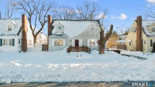 82 Foxcroft Drive, Manchester, CT 06040