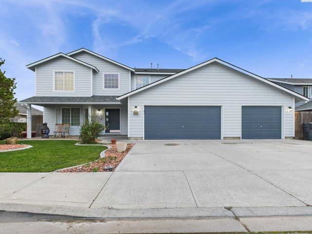 8208 Lopez Dr, Pasco, WA 99301
