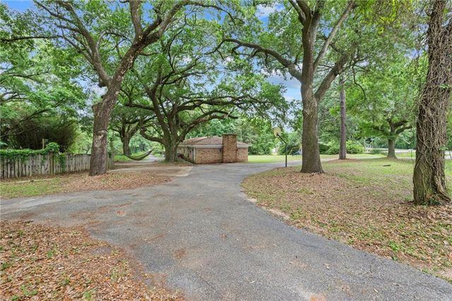 8771 Padgett Switch Road, Irvington, AL 36544