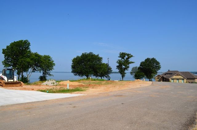 551 Shoreline Drive, Mabank, TX 75143