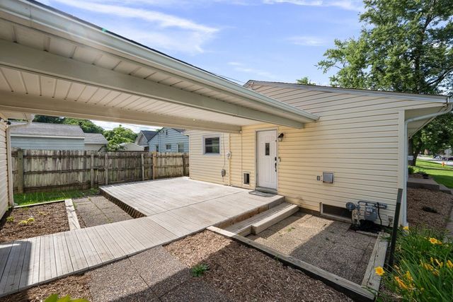 501 38th Street, Moline, IL 61265