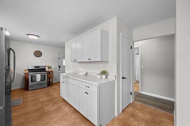 501 38th Street, Moline, IL 61265