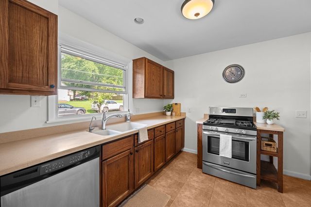 501 38th Street, Moline, IL 61265