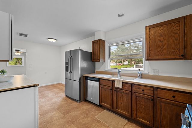 501 38th Street, Moline, IL 61265