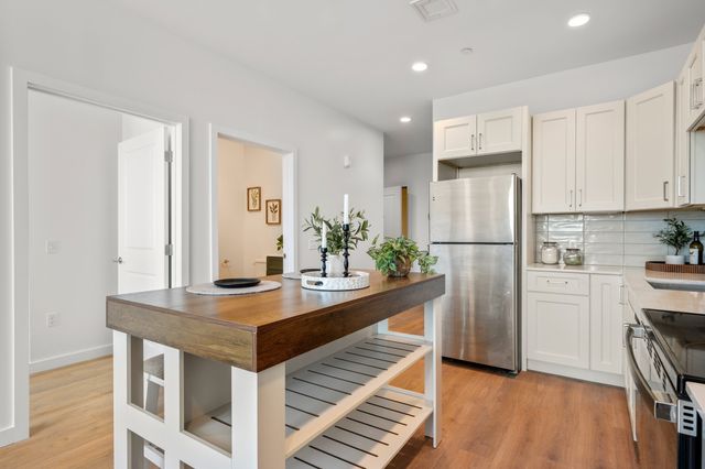 440 Broadway 403, Chelsea, MA 02150