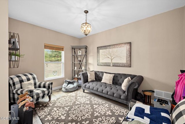 8123 Sunset Lane, Sylvania, OH 43560