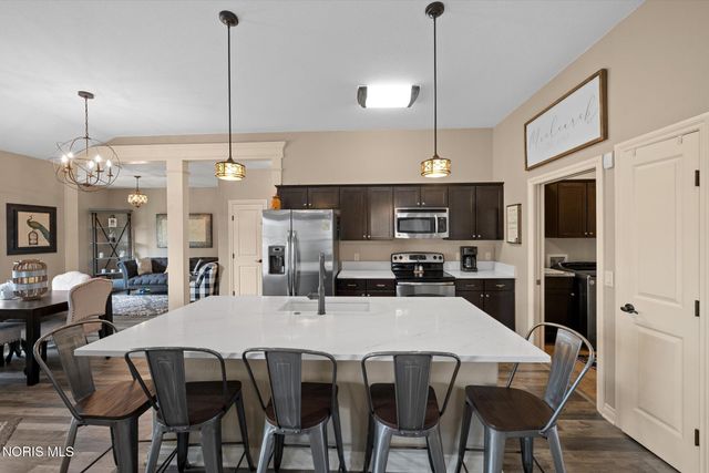 8123 Sunset Lane, Sylvania, OH 43560