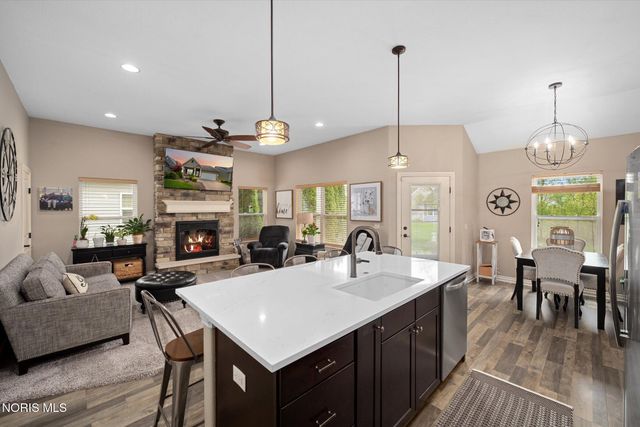 8123 Sunset Lane, Sylvania, OH 43560