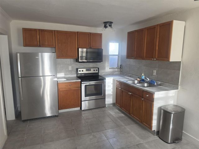 1844 JOHN RIVERS STREET B, Sarasota, FL 34234