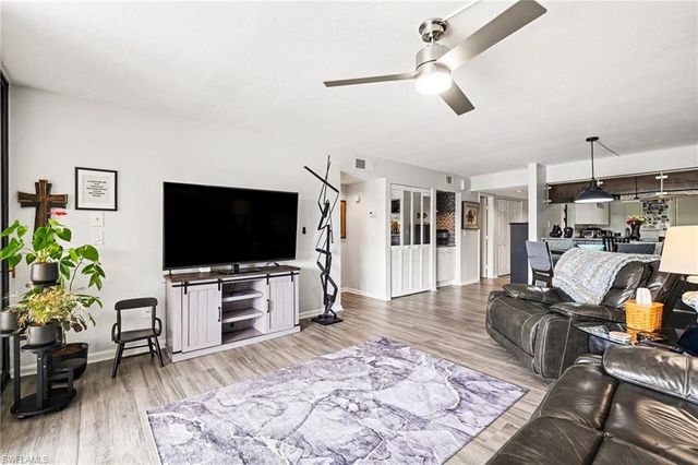 2069 W Lakeview BLVD # 5, North Fort Myers, FL 33903