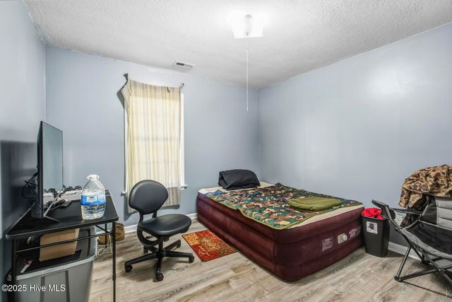 301 Brookstone Way, Jacksonville, NC 28546