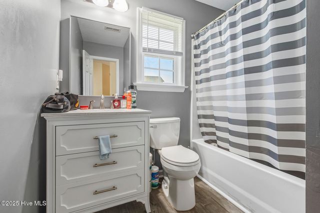 301 Brookstone Way, Jacksonville, NC 28546