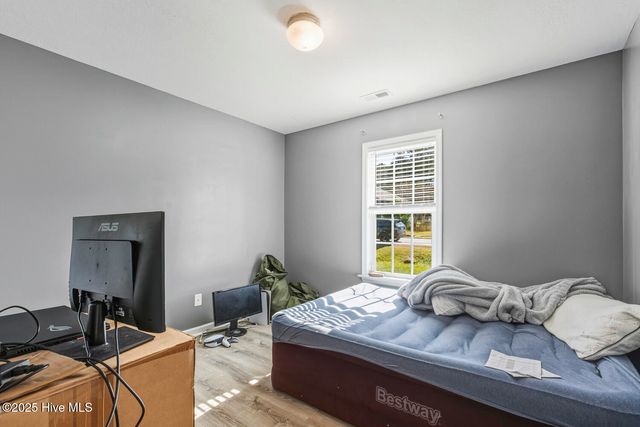 301 Brookstone Way, Jacksonville, NC 28546