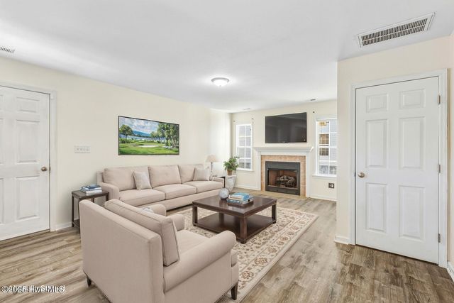 301 Brookstone Way, Jacksonville, NC 28546