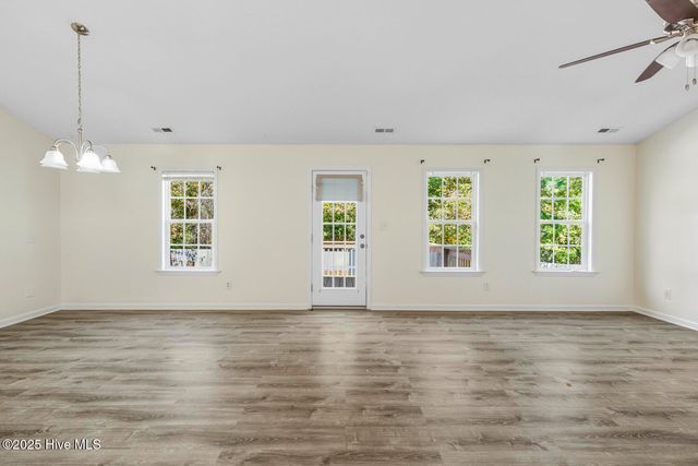 301 Brookstone Way, Jacksonville, NC 28546