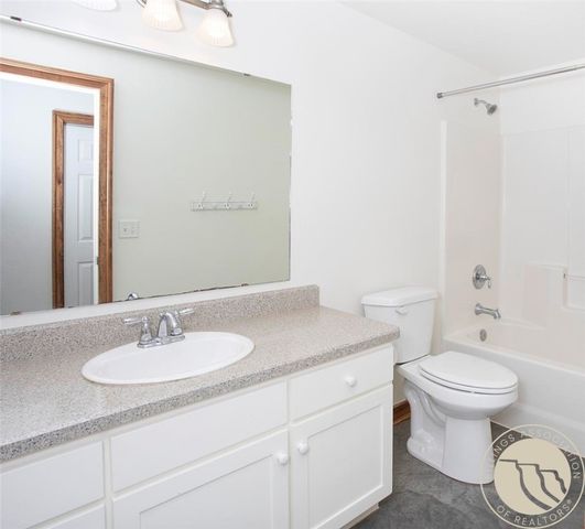 581 Squaw Creek ROAD, Huntley, MT 59037