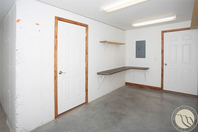 581 Squaw Creek ROAD, Huntley, MT 59037