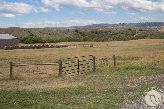 581 Squaw Creek ROAD, Huntley, MT 59037