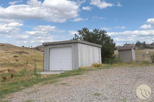 581 Squaw Creek ROAD, Huntley, MT 59037