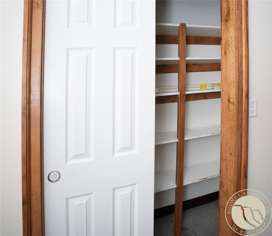 581 Squaw Creek ROAD, Huntley, MT 59037