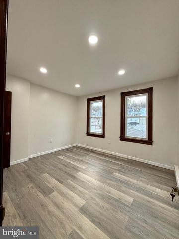 918 W WALNUT ST, Ashland, PA 17921