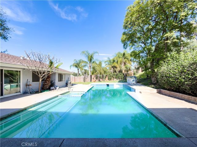 7774 Lakeside Dr, Jurupa Valley, CA 92509