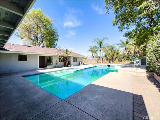 7774 Lakeside Dr, Jurupa Valley, CA 92509