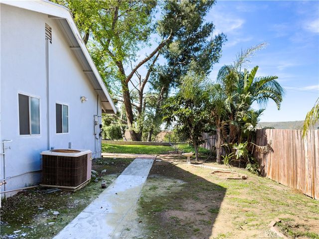 7774 Lakeside Dr, Jurupa Valley, CA 92509