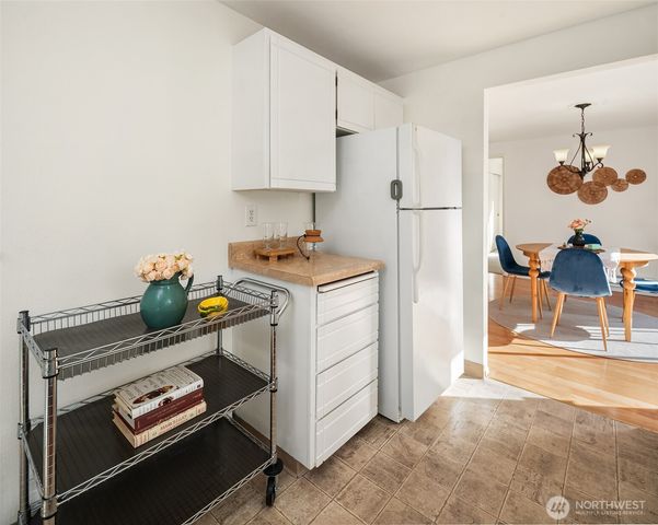 10743 SW Cowan Road, Vashon, WA 98070