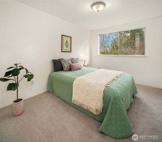 10743 SW Cowan Road, Vashon, WA 98070