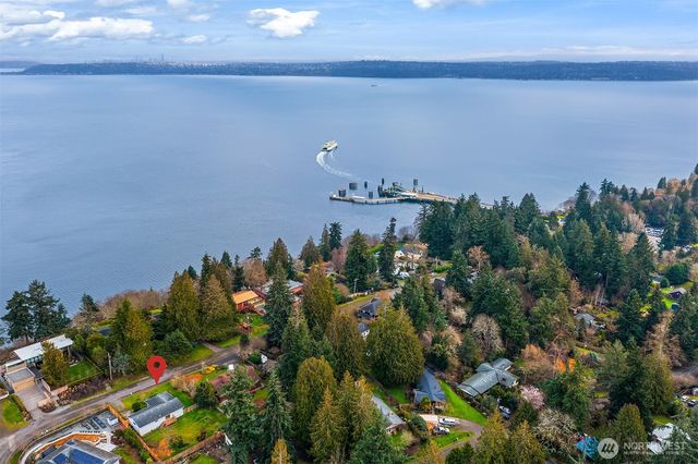 10743 SW Cowan Road, Vashon, WA 98070