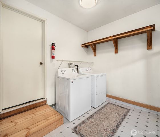 10743 SW Cowan Road, Vashon, WA 98070