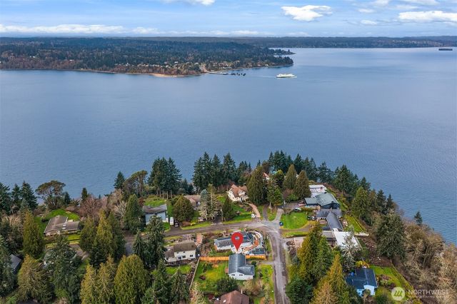 10743 SW Cowan Road, Vashon, WA 98070