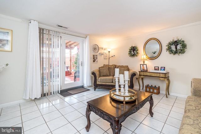 725 BRIGHTON ST, Philadelphia, PA 19111