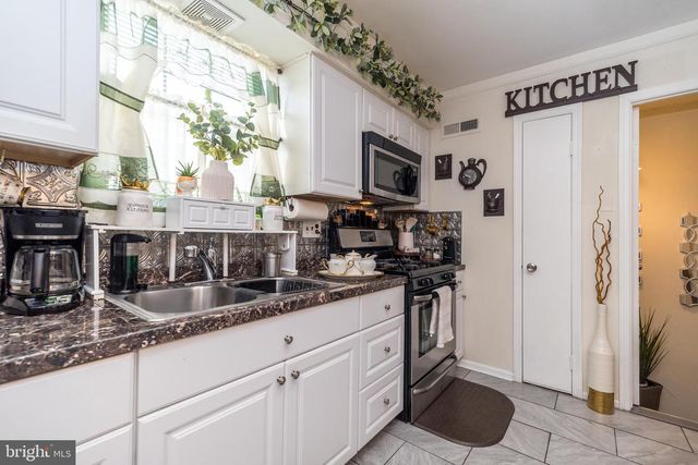 725 BRIGHTON ST, Philadelphia, PA 19111