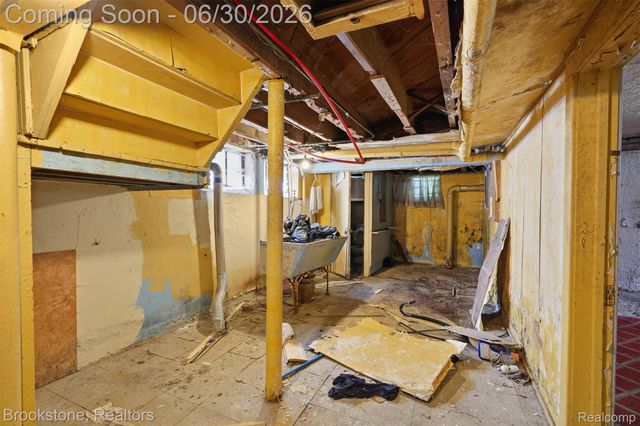 16247 Roselawn Street, Detroit, MI 48221