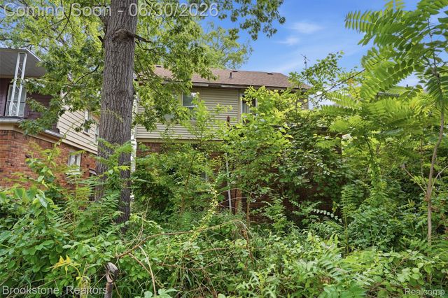 16247 Roselawn Street, Detroit, MI 48221