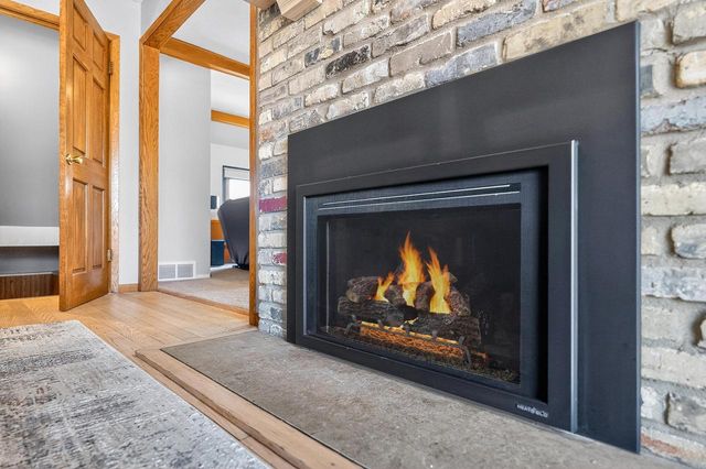 W184N8293 Tours DRIVE, Menomonee Falls, WI 53051