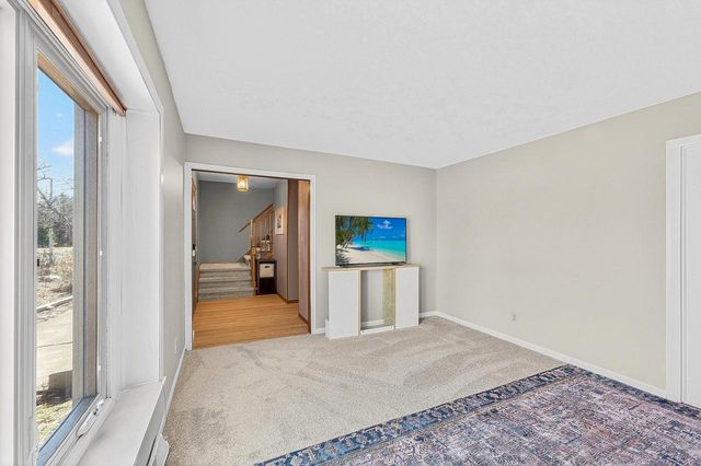 W184N8293 Tours DRIVE, Menomonee Falls, WI 53051