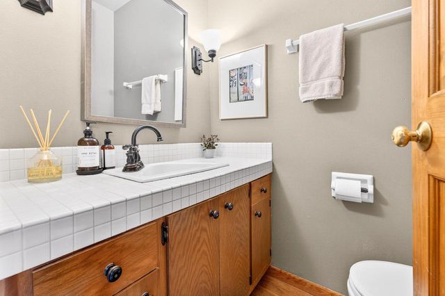 W184N8293 Tours DRIVE, Menomonee Falls, WI 53051