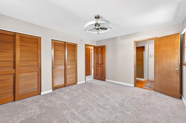 W184N8293 Tours DRIVE, Menomonee Falls, WI 53051