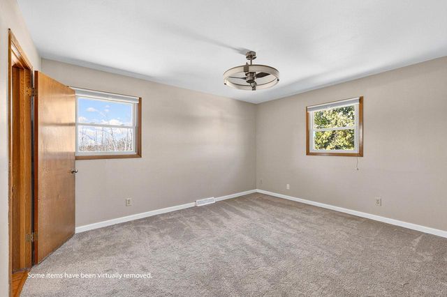 W184N8293 Tours DRIVE, Menomonee Falls, WI 53051