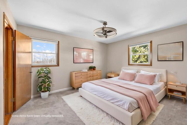 W184N8293 Tours DRIVE, Menomonee Falls, WI 53051