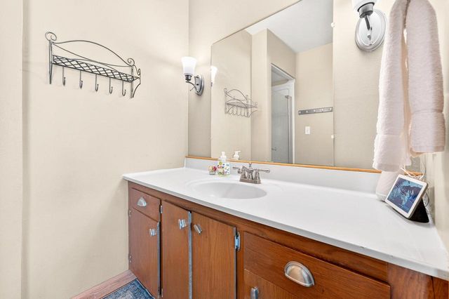 W184N8293 Tours DRIVE, Menomonee Falls, WI 53051