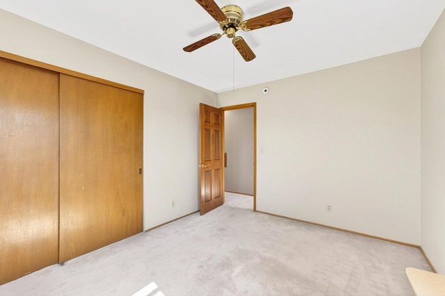 W184N8293 Tours DRIVE, Menomonee Falls, WI 53051